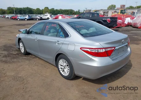 2016 Toyota Camry Le z USA, uszkodzony, nr VIN 4T4BF1FK3GR559701